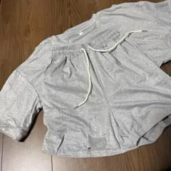 グレー　半袖　ショートパンツ　セットアップ　ルームウェア