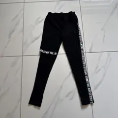 美品　ロゴ入り黒レギンス