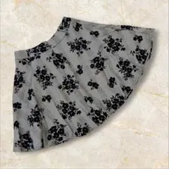 イング　膝丈スカート　フレア　花柄　ブラック　グレー　ウエストゴム　Mサイズ