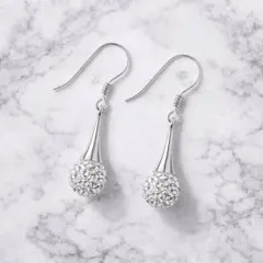 PA154【くしゅっとボール】ピアス 大人女子 揺れる 輝く 上品 シルバー 