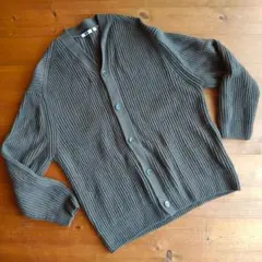 UNIQLO プレミアムラムリブVネックカーディガン