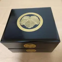 重箱 漆器 ② 家紋(蔦) 黒と朱色