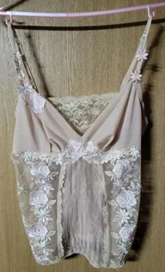 【専用】訳あり 花柄刺繍 ベージュ キャミソール トリンプ Triumph