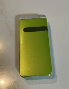 au W61SA SANYO 携帯電話 グリーン ガラケー