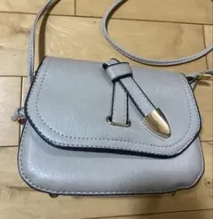 ライトグレー ショルダーバッグ 合成皮革