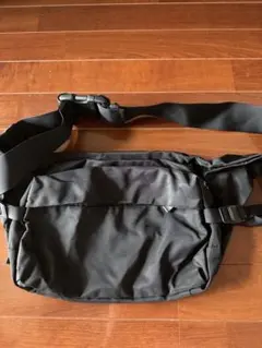 アニエスベー★ブラックメッセンジャーバッグ