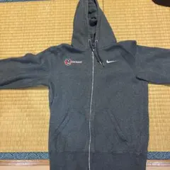 ジップパーカー