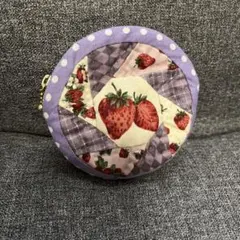 いちご柄パッチワーク円形ポーチ