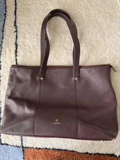 AIGNER アイグナーワインレッド ハンドバッグ