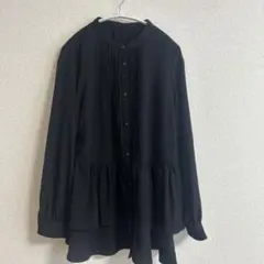 ブラック フリル付き 長袖シャツ