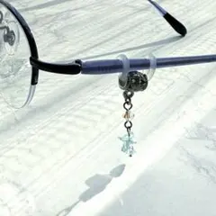 メガネチャーム　天然アクアマリン&スワロフスキー