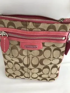 COACH ロゴ入りショルダーバッグ ベージュ/ピンク
