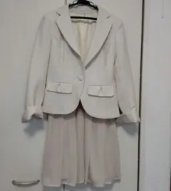 Silent-S アイボリー セレモニースーツ 2点セット　７号