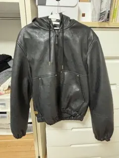 ZARA フェイクレザーフーデッド ジャケット-ブラック - メルカリ