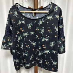 花柄五分袖トップスシャツ　新品