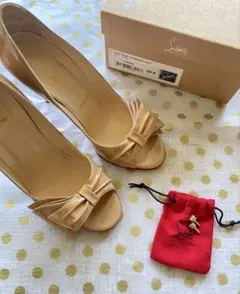 Christian Louboutin ルブタン ベージュ ハイヒール 36.5のサムネイル