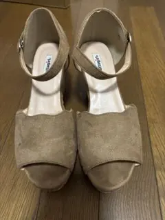 ベージュ スエード調 オープントゥサンダル