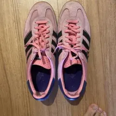 adidasガゼルピンク