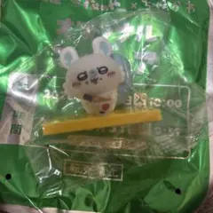 ちいかわ　松屋　鬼辛カレー　フィギュア　モモンガ