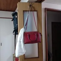 マイケルコース　赤　スタッショルダーバッグ　中サイズ