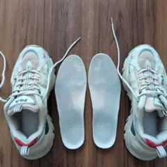 FILA フィラ BTSコラボ スニーカー イントレーションライト 24のサムネイル