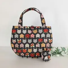 黒地　ネコ　ねこ　つばき　ラウンドトートバッグ＆ミニ巾着ポーチ　ハンドメイド