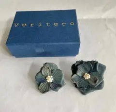 veriteco 花びらイヤリング　両耳　箱有り　ダークブルー