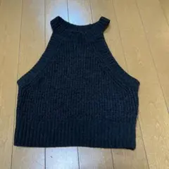 ブラックノースリーブクロップドセーター