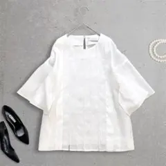 美品✨️アドーア　名品　リネンレーヨンスブラウス　VERY掲載　ホワイト　３８のサムネイル