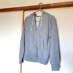 【　新品、未使用　】Champion ジップアップパーカー グレー SMALL