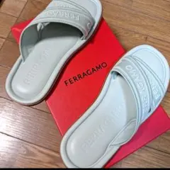 FERRAGAMO ロゴ スライドサンダルのサムネイル