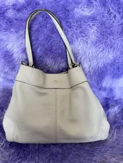 coach バック　ホワイト　レザー　ショルダーバッグ