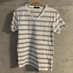 Burberry バーバリー　メンズ　VネックTシャツ　Mサイズ　Vネック