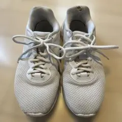 ナイキ レボリューション６ ネクスト ネイチャー　白　24センチ　通学