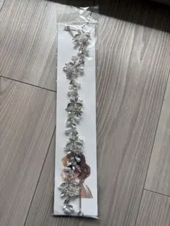 ウェディング ヘッドドレス シルバー　ヘアアクセサリー