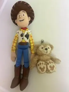香港ディズニー ダッフィー ウッディ ぬいぐるみキーチェーン - メルカリ