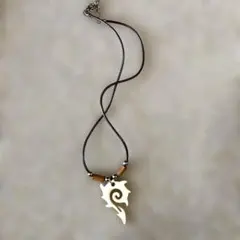 アイボリー渦巻きペンダントネックレス