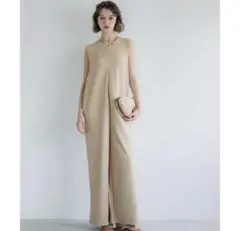 Coca ベージュ エンボスフロントジップオールインワン M オーバーオール