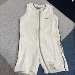 Nike ノースリーブロンパース クリーム色