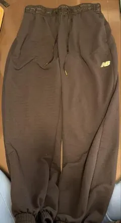New Balance ブラックジャージパンツ