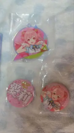 プロセカ　桃井愛莉　セガラッキーくじ　アクキー　缶バッジ　愛莉