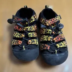 ヒョウ柄ストラップサンダル　keen