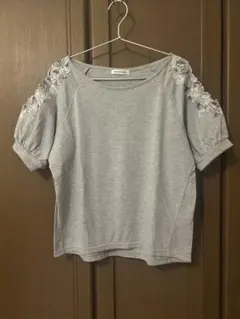 natural couture 花柄刺繍カットソー グレーのサムネイル