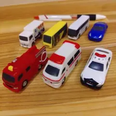 ソフビ製トミカ3台とポケットトミカ4台