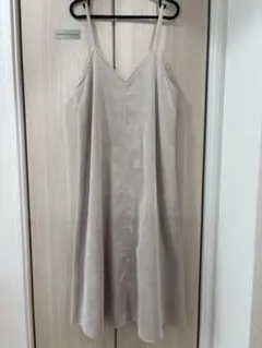 GU ワンピース クリーム色 M