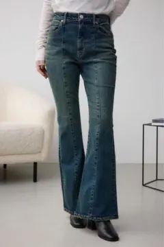 AZUL by moussy フレアデニムパンツ　オーバーダイ切替フレアデニムのサムネイル