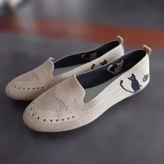 猫デザイン ベージュ スリッポンシューズ