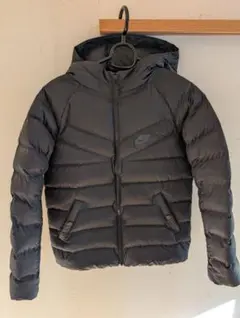 Nike フード付きダウンジャケット 黒　子供用 M