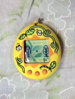 【動作確認済】森で発見！！たまごっち 黄色(つた) 森で発見たまごっち 黄色(つた) 動作確認済み 平成レトロ 携帯ゲーム