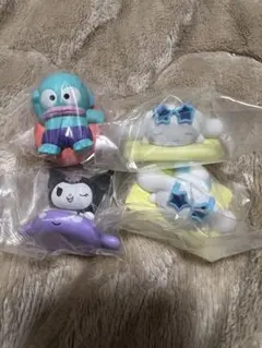 サンリオ　みんなでプールフィギュア　４個セット
